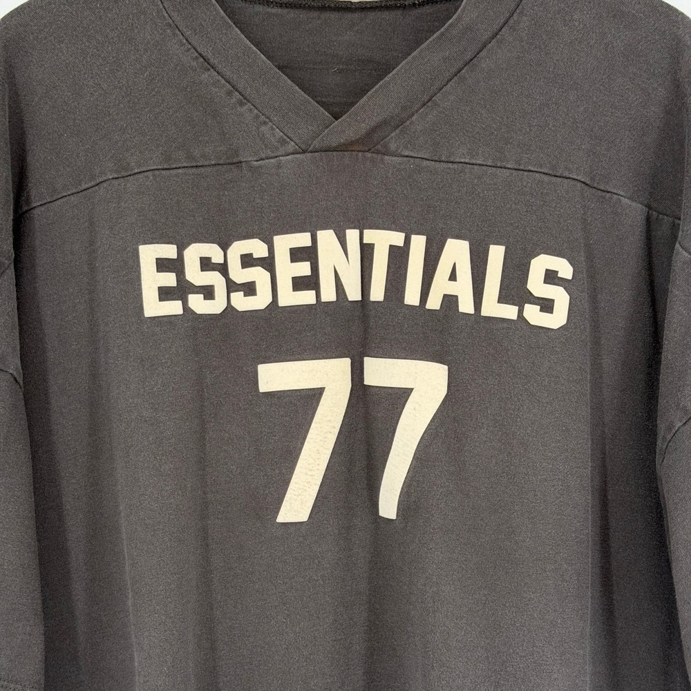 Fear of God Essentials 77 Football Tee Washed Charcoal Grey Cropped Size M - Picture 8 of 13